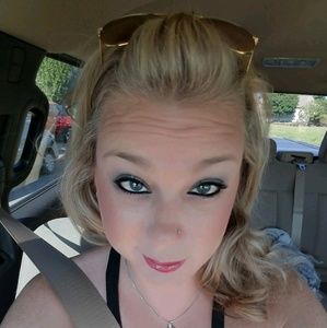 Meet your Posher, Annette